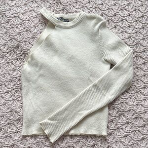 Zara Women's Cream Ribbed Sweater